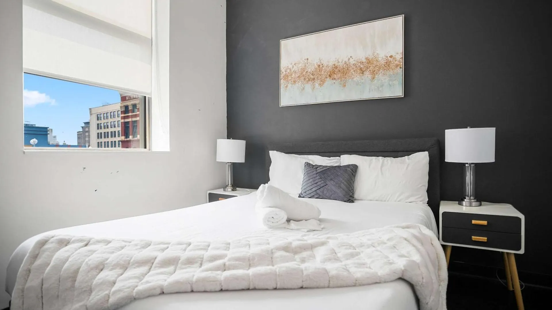 Cozysuites Modern 1Br In Downtown Pitts 12 Pittsburgh Apartment