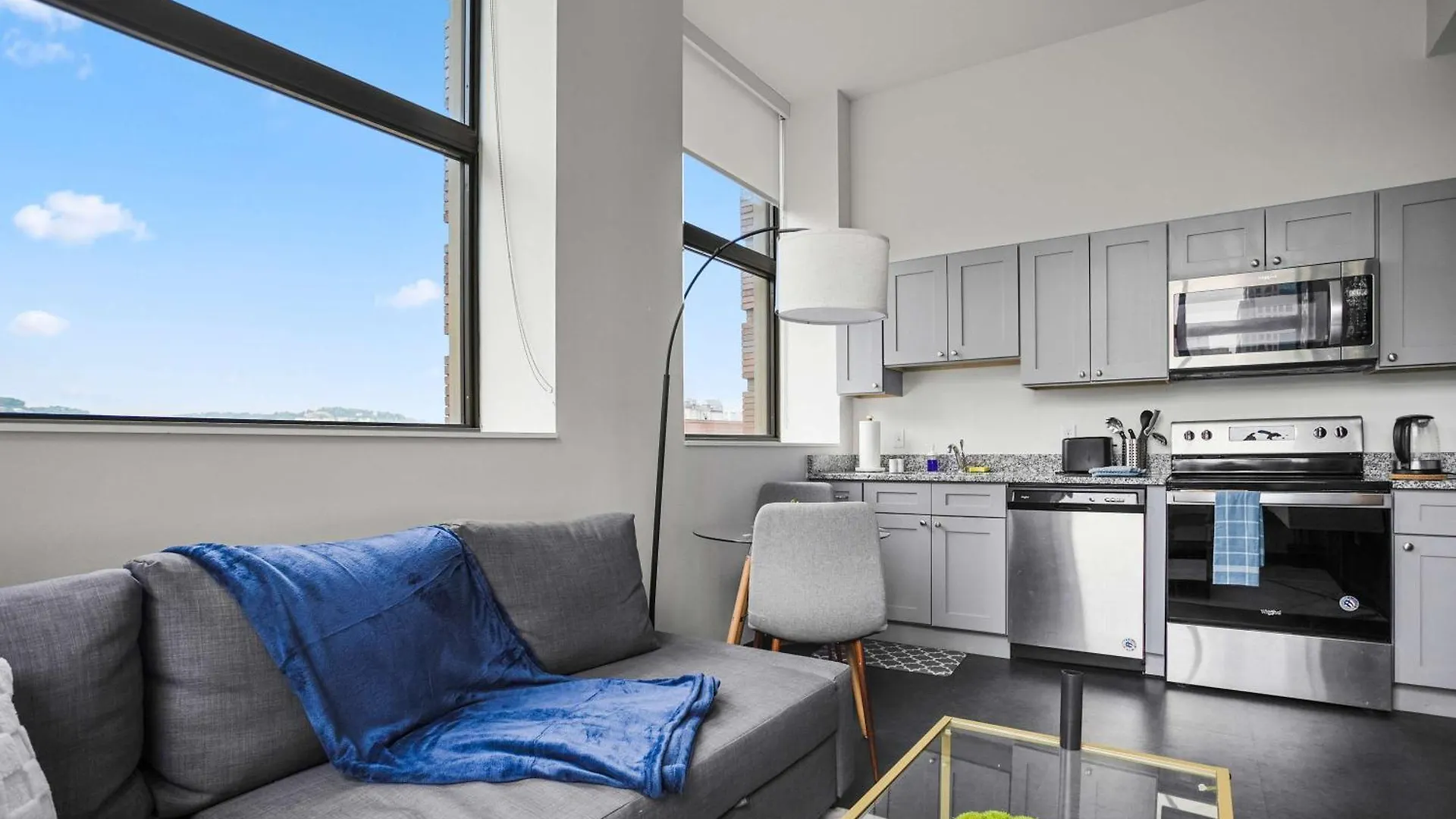 Cozysuites Modern 1Br In Downtown Pitts 12 Pittsburgh Apartment